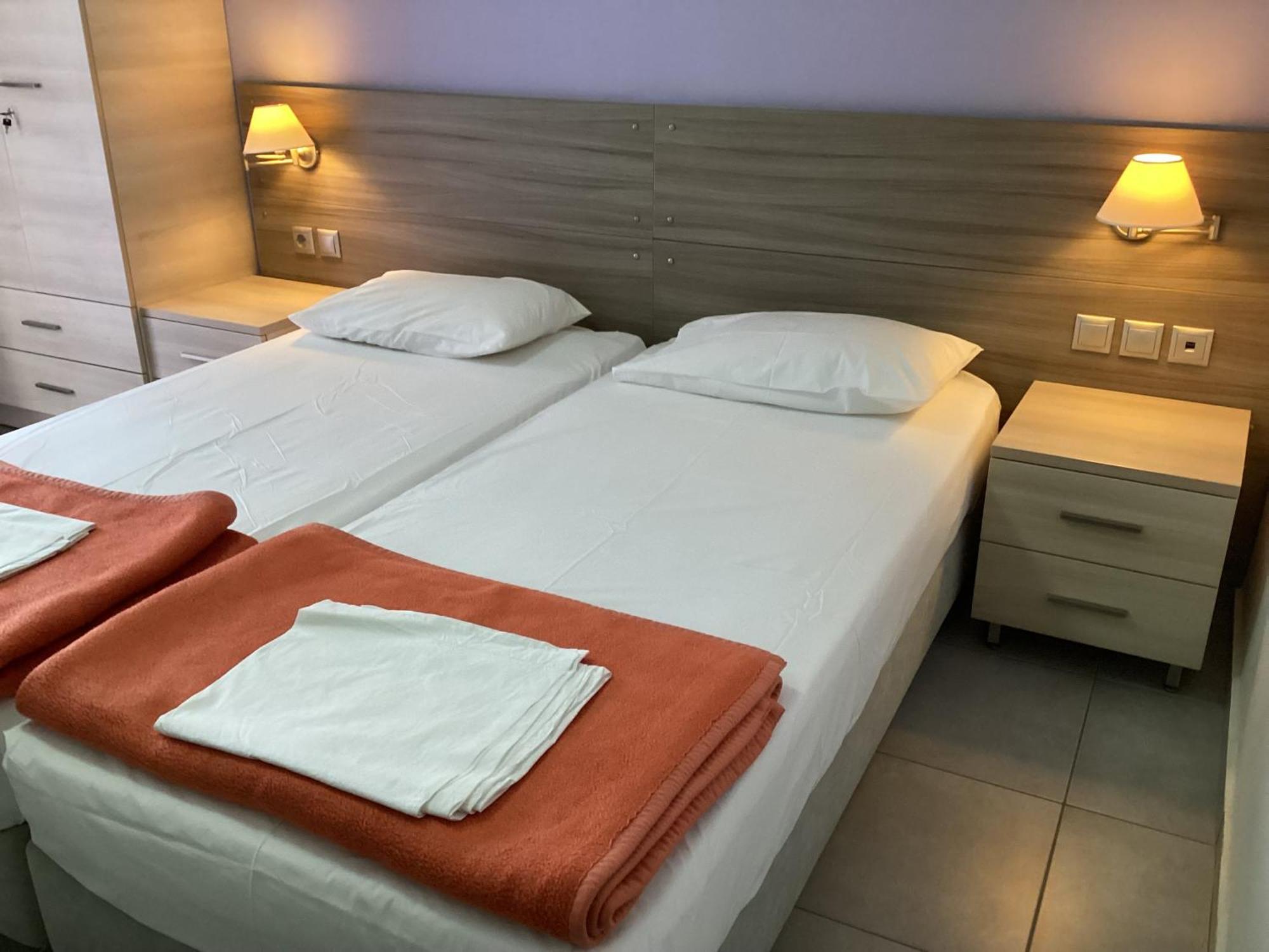 Alexandros Aparthotel Kaména Voúrla Eksteriør bilde