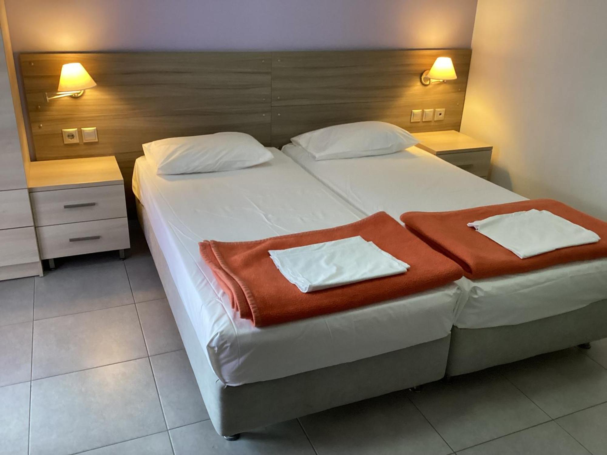 Alexandros Aparthotel Kaména Voúrla Eksteriør bilde