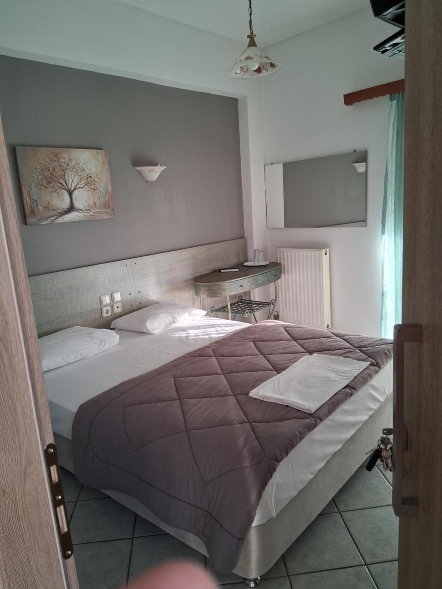 Alexandros Aparthotel Kaména Voúrla Eksteriør bilde